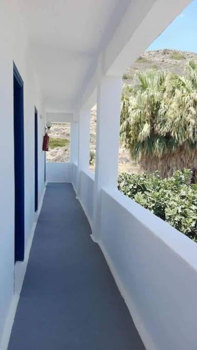 Lagada Beach Economy Hotel Adamantas  Exterior photo