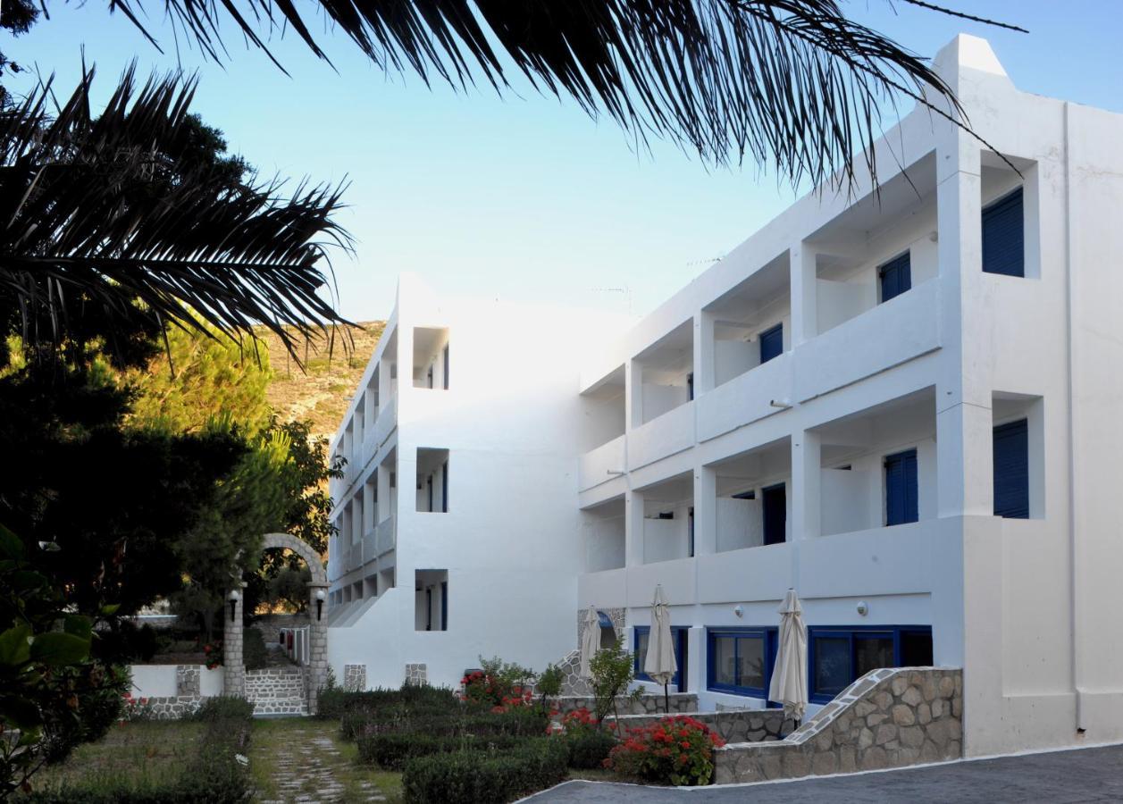 Lagada Beach Economy Hotel Adamantas  Exterior photo